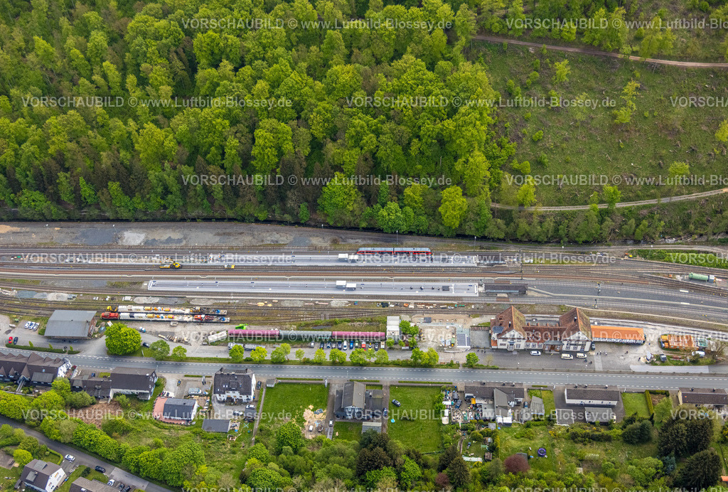 Brilon240503722 | Luftbild, Brilon Wald Bahnhof, Deutsche Bahn AG, S-Bahn und Bahnsteige, Brilon-Wald, Brilon, Sauerland, Nordrhein-Westfalen, Deutschland