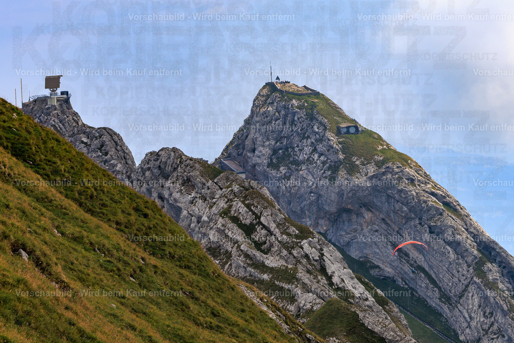 Pilatus-Aussicht vom Tomlishorn her | Stimmungsvolle Fotokunst aus Luzern. Erlebe den Pilatus, den See und die Stadt Luzern in exklusiven Aufnahmen in der Fotogalerie & Shop. - Realisiert mit Pictrs.com
