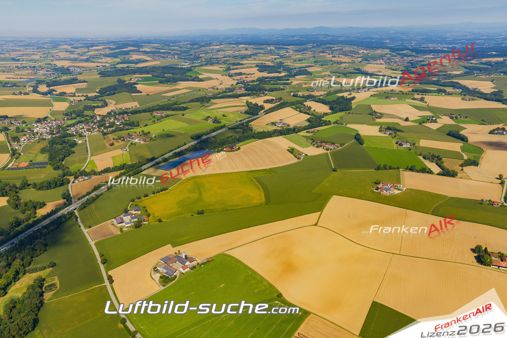 Schöne Luftaufnahme Sulzbach am Inn Ruhstorf an der Rott - Die Luftaufnahme wurde 2025 vom Flugzeug heraus erstellt ( keine Drohne ) - Hochauflösende Luftaufnahme - für professionelle Ausdrucke geeignet. Die Geschenkidee !Mit Lizenz und Bildrechte bestellbar