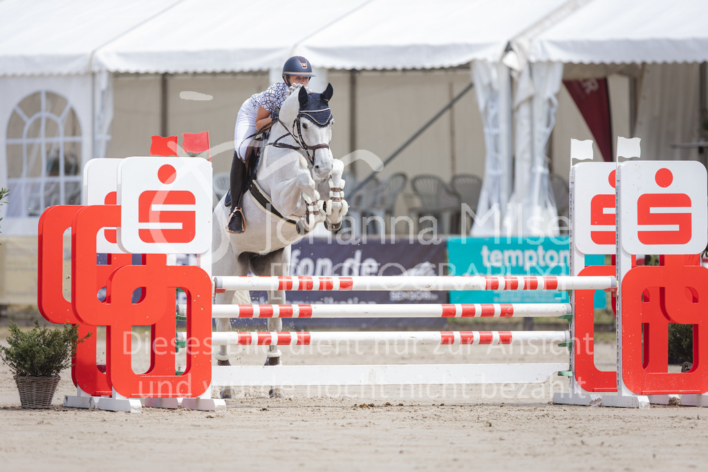 220612_LüPfSpTa_Stil-A1_CWD-405 | Lützower Pferdesporttage
Stilspringprüfung Kl.A** Qualifikation zum CWD Kids Cup 2022 JUN
12.06.2022