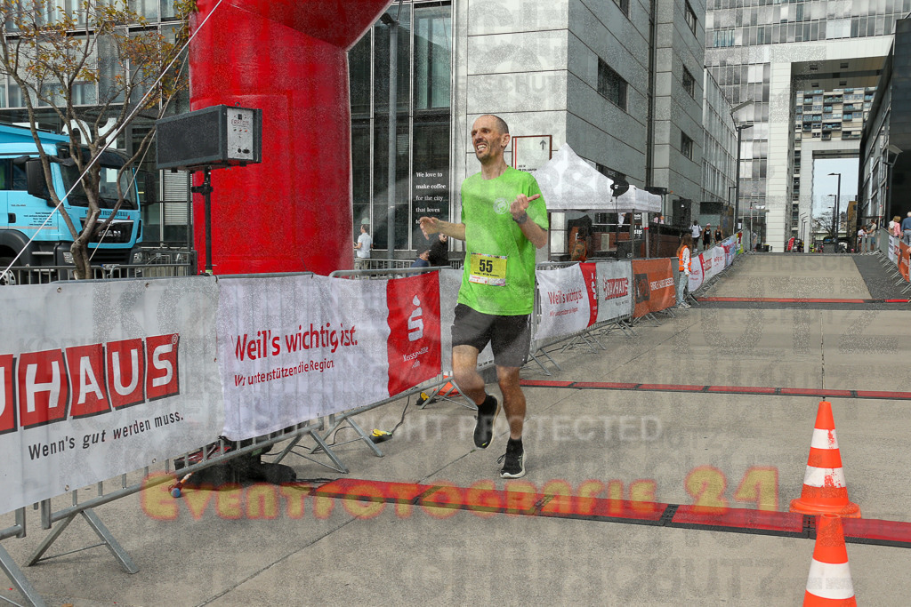 250920_1320_EX1_4081 | Sportfotografie im Rhein-Sieg Kreis, Köln, Bonn, NRW, Rheinland Pfalz, Hessen, etc. Unser Tätigkeitsfeld umfasst den Laufsport vom Volkslauf über den Marathon, Duathlon, Triathon bis zum Ultralauf wie Kölnpfad Ultra oder Schindertrail.