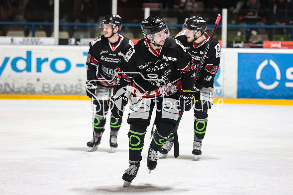 EHC Königsbrunn - VfE Ulm/Neu-Ulm | Viktor SHAKHVOROSTOV (EHC #22) erzielte in den ersten beiden Dritteln 4 Tore