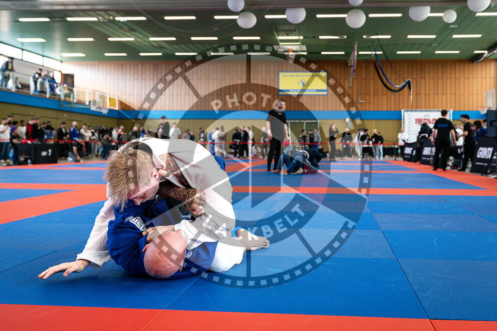 20250510PBB0389 | Athletes compete during the JJLG Berlin Open Jiu-Jitsu Championship on May 10, 2025 in Berlin, Germany. © Chiara Dazi / photoblackbelt