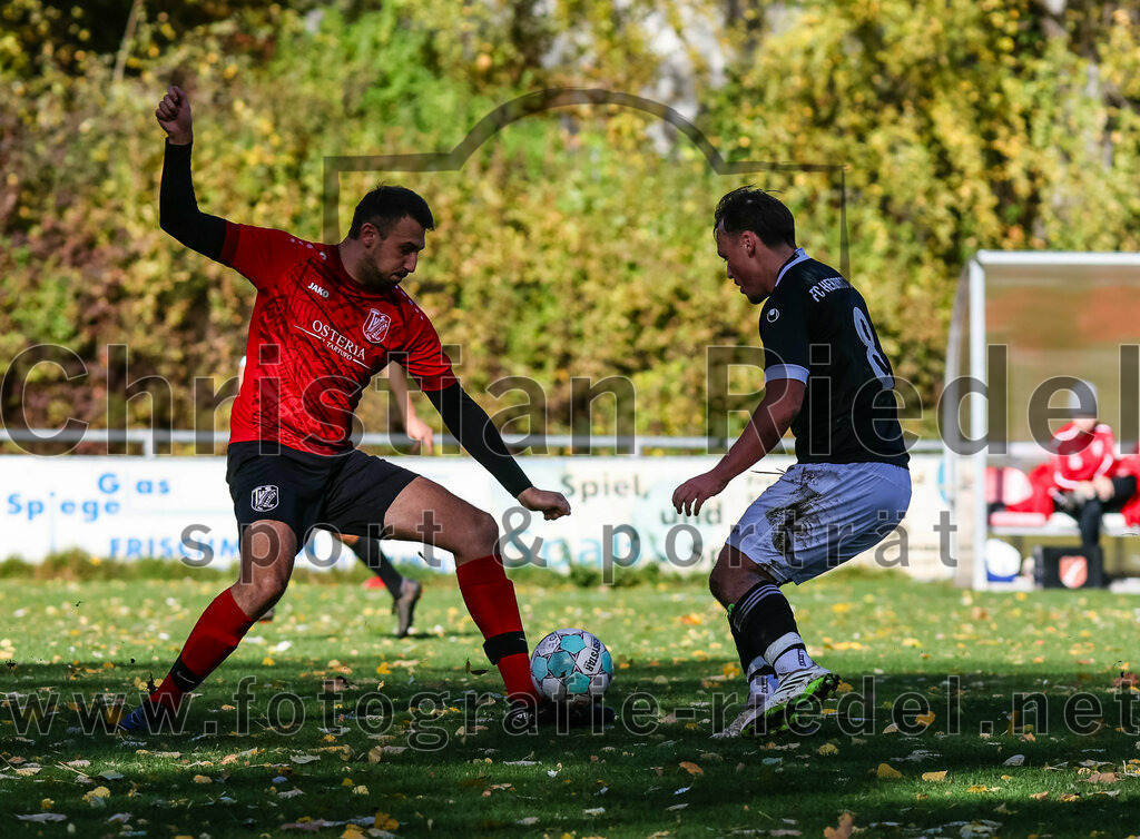 2023-11-05_024_FC_Herzogstadt_gegen_TuS_Oberding | Erding, Deutschland, 05.11.2023:
Fußball, Kreisklasse 2023 / 2024, 14. Spieltag, FC Herzogstadt gegen TuS Oberding, Endergebnis: 4:5

Christian Werner (TuS Oberding, #4), Luis Bigalke (FC Herzogstadt, #8)

Foto: Christian Riedel / fotografie-riedel.net