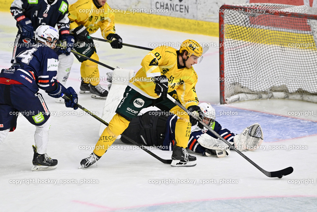 ATSE Graz vs. EHC Lustenau | #91 Grabher Meier Martin EHC Lustenau, #32 Zeugswetter Florian ATSE Graz, ATSE Graz vs. EHC Lustenau, ATSE Graz vs. EHC Lustenau am 14.02.2026 in Graz (Merkur Eishalle ), Austria, (Photo by Bernd Stefan)