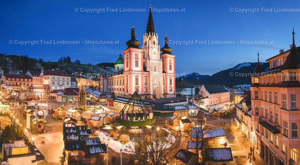 Mariazeller Advent_49658-Pano-zwei | Fotos und Fotoprodukte - Realisiert mit Pictrs.com