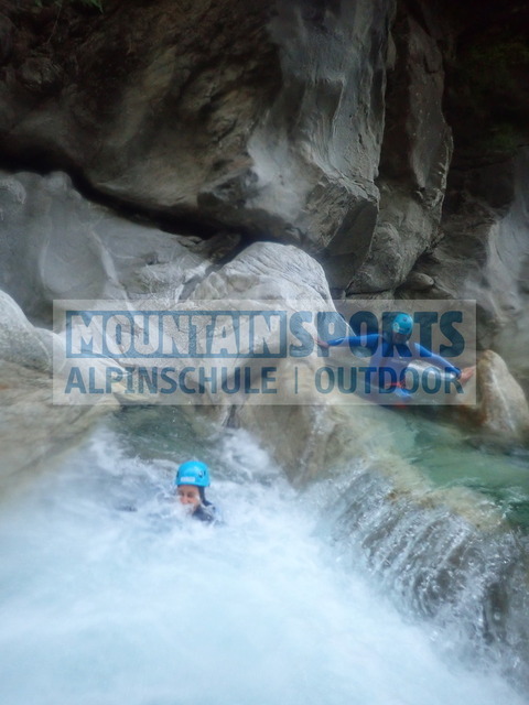 P1050168 | Bestelle die Bilder deines Berg- oder Wasser-Abenteuers mit Mountain Sports bequem von zu Hause aus direkt über unseren Online Fotoshop von pictrs.com. - Realisiert mit Pictrs.com