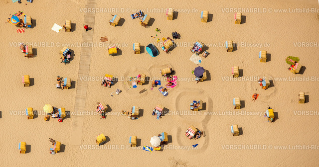 Luebeck15069440Travemuende | Sandstrand von Travemünde an der Ostsee, Ostseestrand, Strandkörbe, Badestrand, Brodtener Ufer vor dem A-ROSA Hotel, Travemünde,  Lübeck, Lübecker Bucht, Hansestadt, Schleswig-Holstein, Deutschland