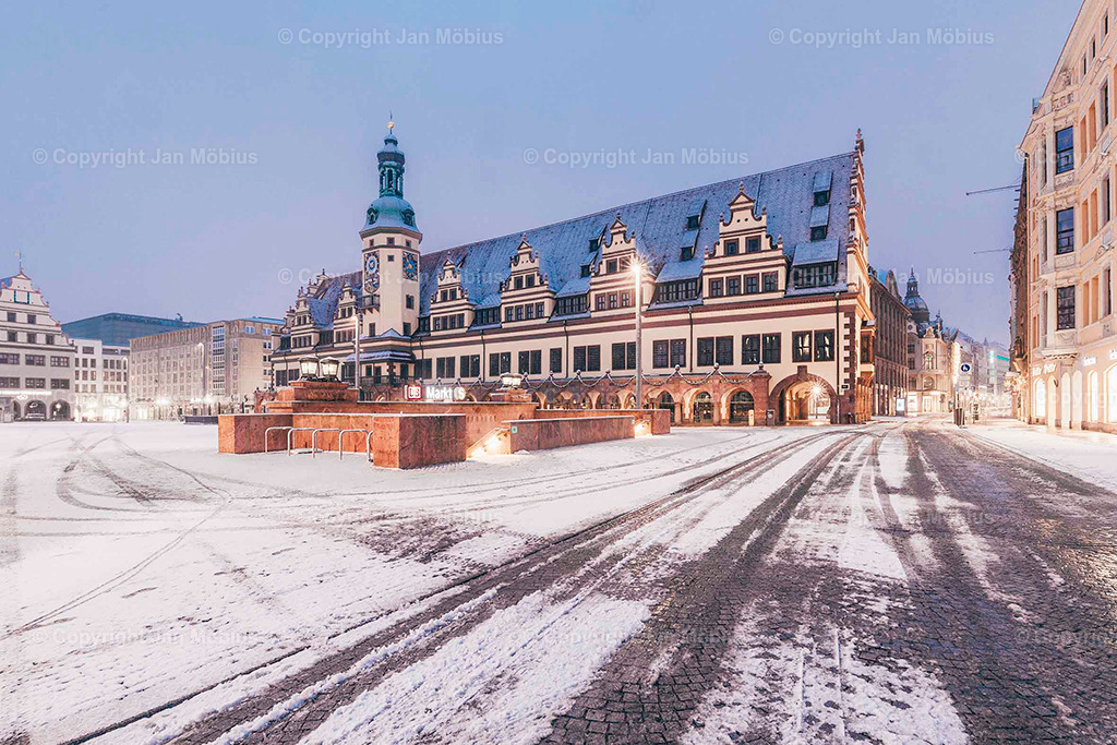 Marktplatz Leipzig | Der Marktplatz Leipzig ist das historische Herz der Stadt – voller Geschichte, architektonischer Eleganz und urbanem Leben. Zwischen dem Alten Rathaus, Märkten, Events und Straßenmusik pulsiert hier Leipzig pur. - Realisiert mit Pictrs.com
