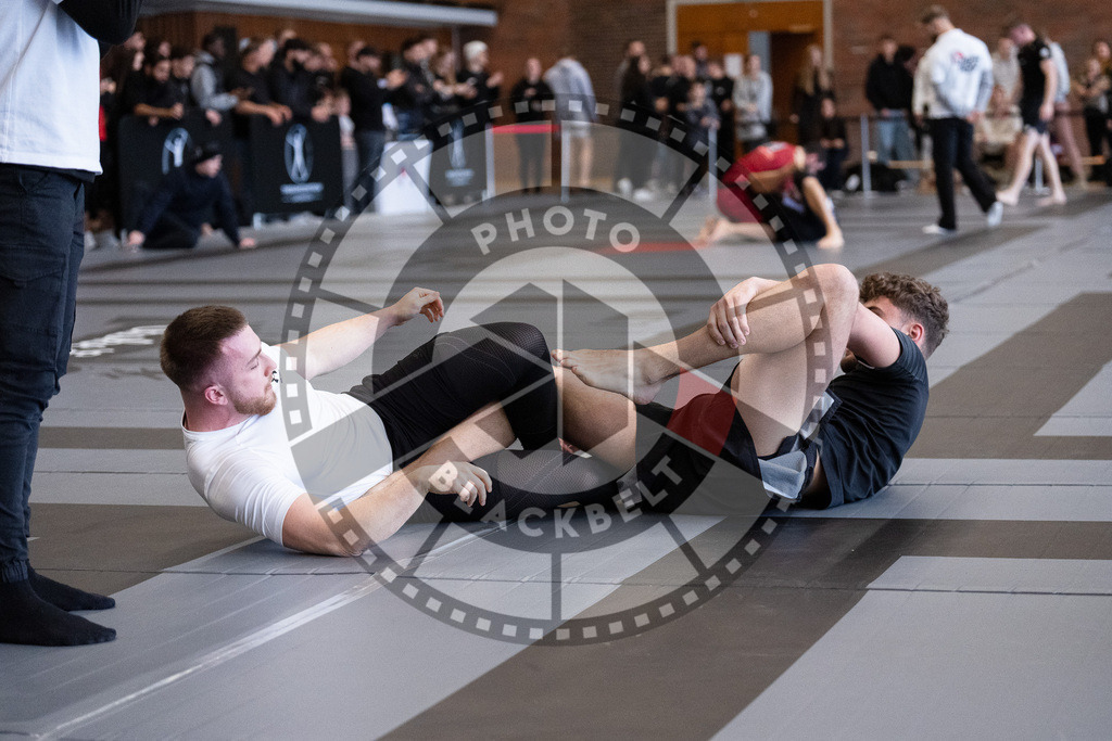 20251129PBB5544 | Fighters compete during the luta livre competition ILLCS XI winter edition on November 29, 2025 in Hannover, Germany.