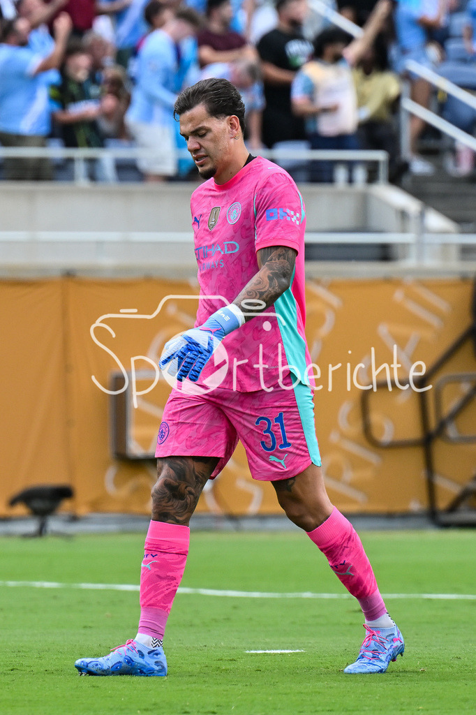Juventus Turin - Manchester City | Im Bild EDERSON (Manchester City 31) / Einzelfoto / Freisteller / FIFA Club World Cup: Juventus Turin - Manchester City, Camping World Stadium am 26.06.2025 / NOT FOR SALE IN USA