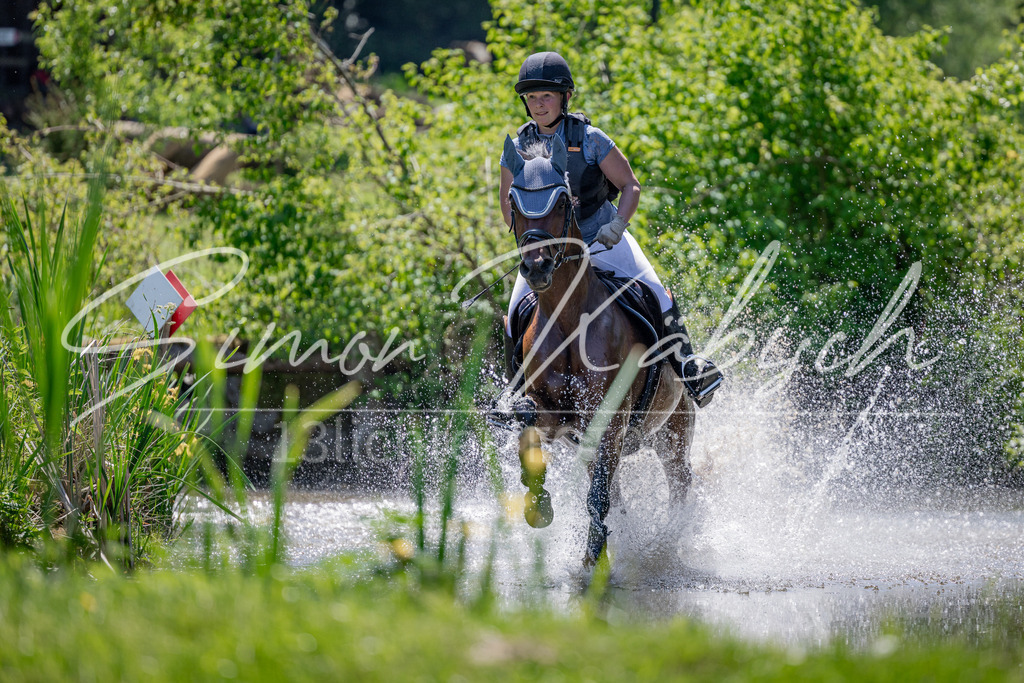 20260523-_3LI7917 | Tierfotografie Pferde, Hunde, Katzen, Haustiere.
Turnierfotografie Reitturniere, Reiten, Springreiten, Dressur in Hanau, dem Main-Kinzig-Kreis und dem Rhein-Main- Gebiet um Frankfurt