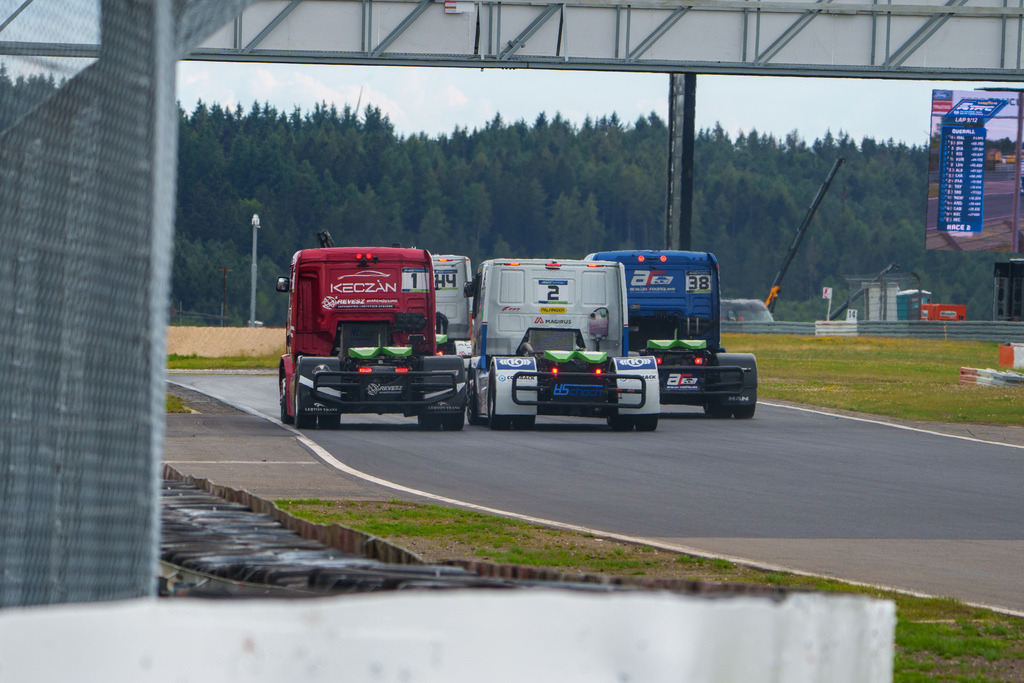 A7407028 | 13.07.2024 Goodyear FIA European Truck Racing Championship (ETRC) NürburgringBild: Kampf um die ersten vier Plätze mit  #38 JOSÉ EDUARDO RODRIGUES (Portugal), #1 Norbert Kiss (DE) und #2 Jochen Hahn - Realisiert mit Pictrs.com