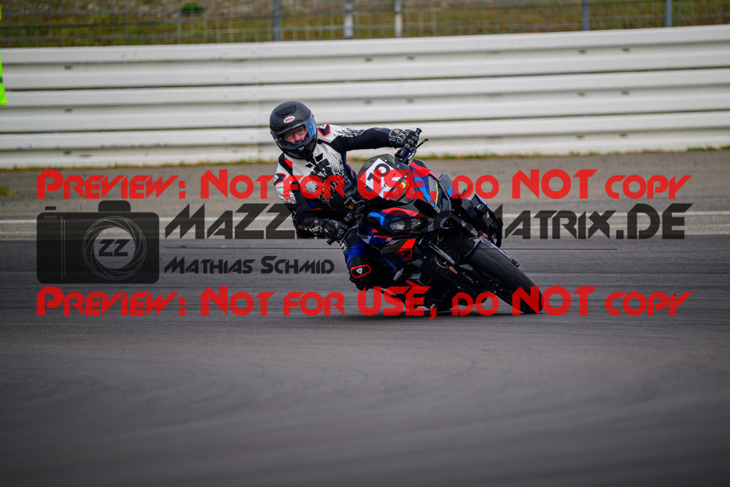 MaZZes_Fotomatrix_20250421_6007705_3725 | GELB