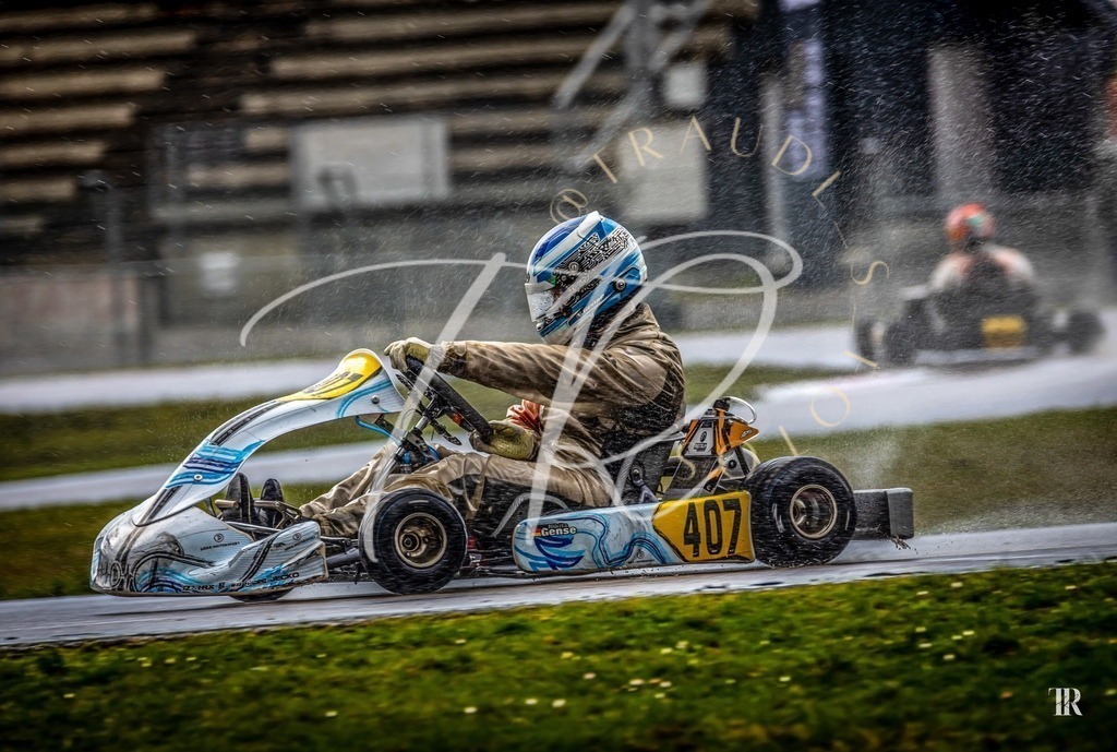 949adf0cf190421c9a30fdfbf4cfb438 | traudl_s_fotos