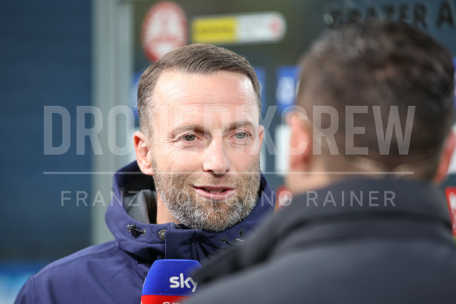 Austrian Bundesliga: Grazer AK 1902 vs LASK | GRAZ, AUSTRIA, 13.DEC.25 - SOCCER - ADMIRAL Bundesliga, Grazer AK 1902 vs LASK. The image shows head coach Ferdinand Feldhofer (GAK).