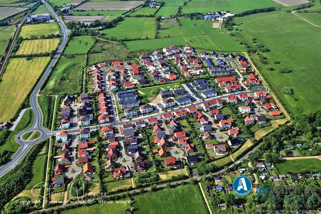 Luftbild Husum Nordsee, Lund, Husumer Str. , Margarete Boehme, Carlotte v. Krogh | Entdecken Sie atemberaubende Luftbilder und Fotografien auf airwatch.de - Tauchen Sie ein in eine Welt voller faszinierender Aufnahmen aus der Vogelperspektive.