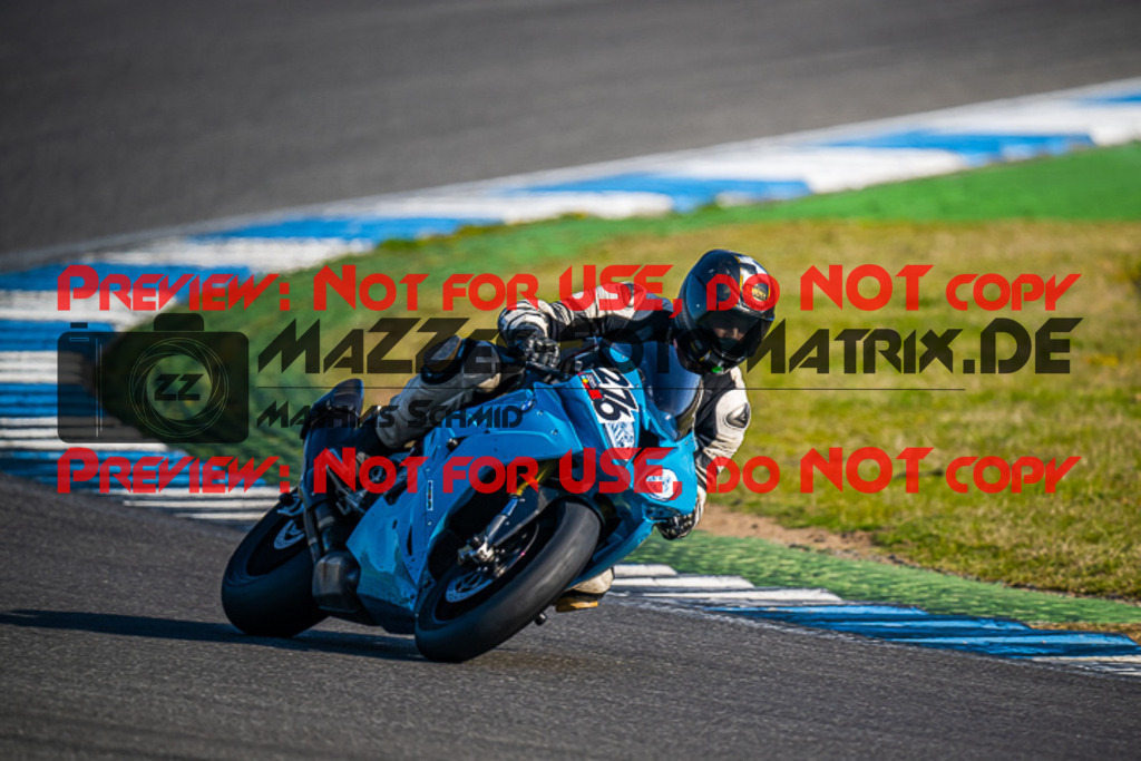 MaZZes_FotoMatrix_230410_1644 | ROT