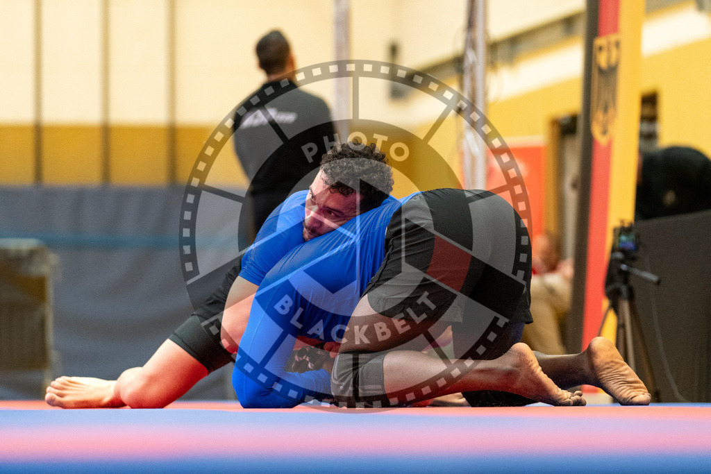 20231118PBB12942 | Fighters compete during the AJP Tour 600 Frankfurt Championship in Frankfurt/Main, Germany, on November 18, 2023.