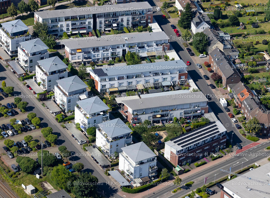 Luftbild Kempen-4353 | Luftbildfotografie und Luftbilder Wohngebiet der Mehrfamilienhaussiedlung an der Sankt Huberter Straße in Kempen - Realisiert mit Pictrs.com
