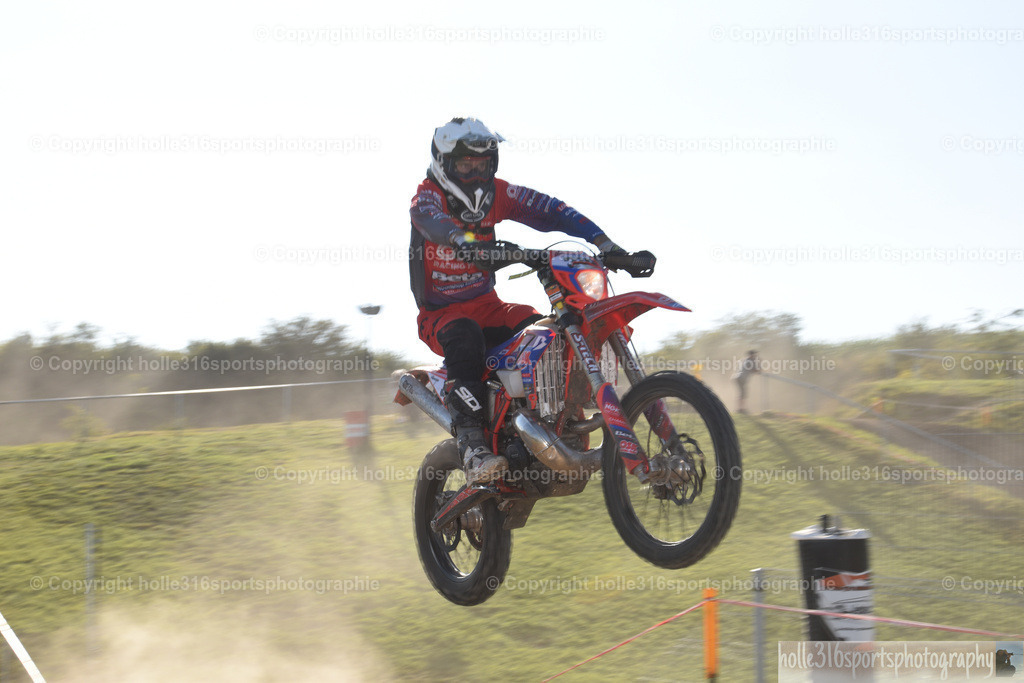 DSC_0568 | Sportfotografie , Motorsport, Motoross, Reitsport, Mointainbike, Enduro,
Landschaft , Outdoor, Eventfotografie, Landschaft, Bilder online bestellen - Realisiert mit Pictrs.com