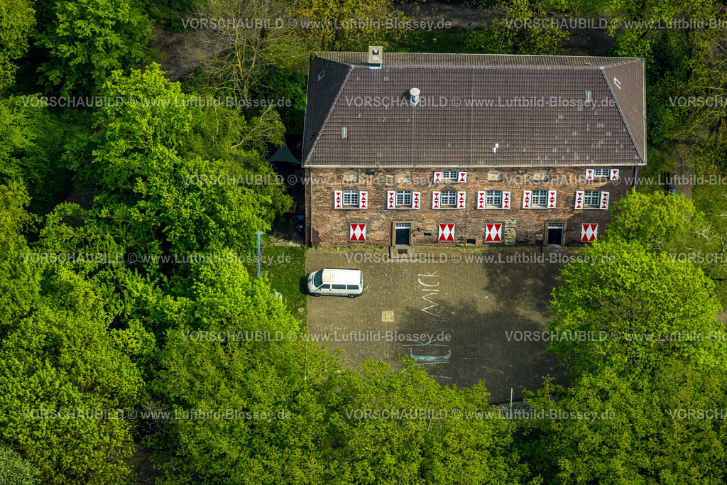 Oberhausen240402001 | Luftbild, Kastell in Holten mit bunten Fensterladen, grüner Wald, Holten, Oberhausen, Ruhrgebiet, Nordrhein-Westfalen, Deutschland