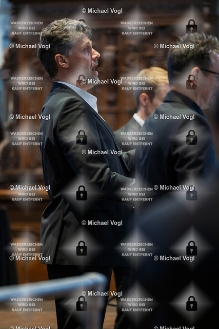 TAM25_K.11__Michael-Vogl_028_7746 | Tage Alter Musik Regensburg K.11 Dreieinigkeitskirche Ars Antiqua Austria (Österreich) St. Florianer Sängerknaben (Österreich) Splendor Austriae Höfischer Prunk in geistlichen Werken B.A. Aufschnaiter: Missa Laetemurine & H.I.F. Biber: Vesperae à 32 Franz Farnberger Einstudierung Gunar Letzbor Solovioline, Leitung Foto: Michael Vogl