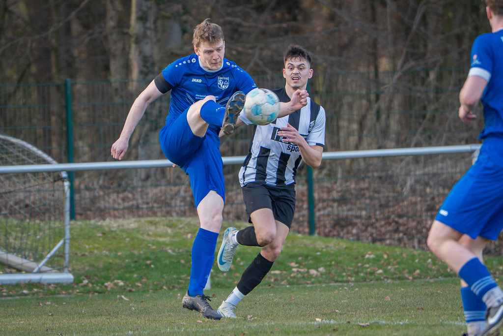 Fußball I Herren I Saison 2025-2026 I Kreisliga VEC I 17. Spieltag I BW Langförden - SV Falke Steinfeld I 7517 | jns.sportfotos - Realisiert mit Pictrs.com