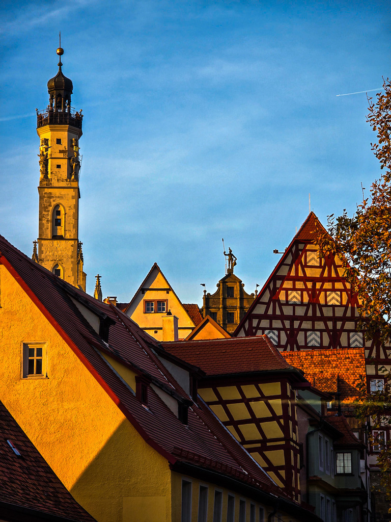 20241103_162407 | Rothenburg ob der Tauber. Nur hier gibt es Exklusive und passend zur Jahreszeit Ihr Wandbild, T-Shirt, Tasse und alles was das Rothenburg Herz begehrt. - Realisiert mit Pictrs.com