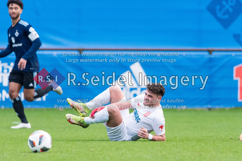 Fußball, Saison 2022/23, Freundschaftsspiel, Hamburger SV II (U21) - Eimsbütteler TV, Trainingsplatz am Volksparkstadion (Hamburg), 28.03.2023 | Dominik Akyol (#9, ETV)