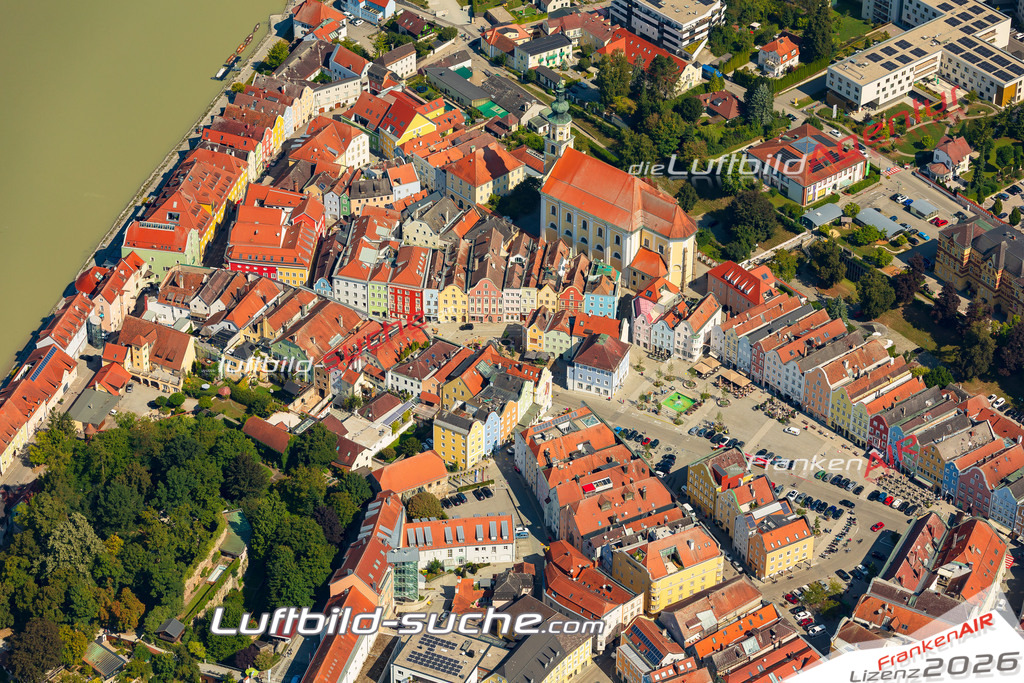 Luftaufnahme der Stadt Schärding - Die Luftaufnahme wurde 2025 vom UL-Flugzeug heraus erstellt ( keine Drohne ) - Hochauflösende Luftaufnahme - für professionelle Ausdrucke geeignet. Die Geschenkidee !Mit Lizenz und Bildrechte bestellbar