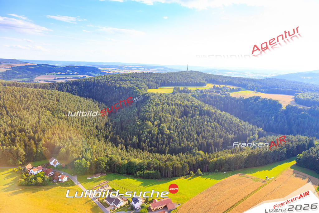 Die Luftaufnahme Hinterstoecken - Kronach wurde vom UL-Flugzeug (keine Drohne) aus fotografiert.Hohe Druck- Auflösung-die Geschenkidee!