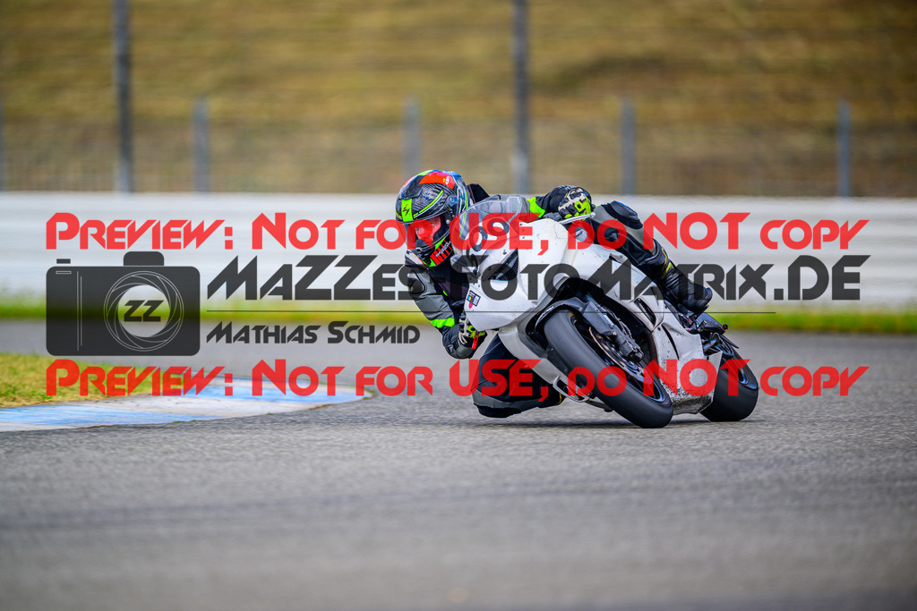 MaZZes_Fotomatrix_20250628_6007705_8521 | WEISS