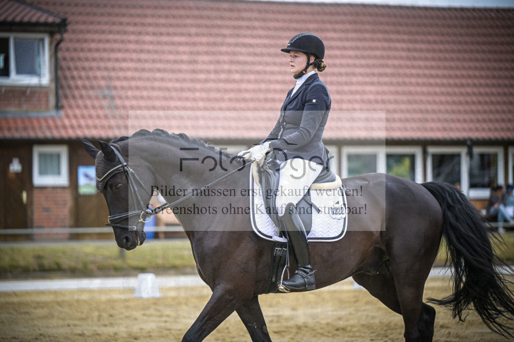 DOS_4826 | Entdecke hochwertige Reitturnierfotos von Foto Oger. Professionell, emotional und authentisch – jetzt Lieblingsmomente im Shop bestellen.Deutschlandweite Turnierfotografie. - Realisiert mit Pictrs.com