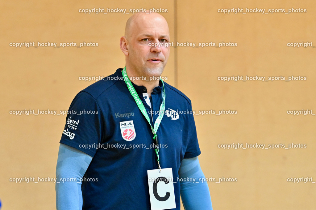 SC Ferlach vs. ALPLA HC Hard 2.3.2024 | Betreuer SC Ferlach MIKLIN Oliver, SC Ferlach vs. ALPLA HC Hard 2.3.2024, SC Ferlach vs. ALPLA HC Hard am 02.03.2024 in Ferlach (Ballspielhalle Ferlach), Austria, (Photo by Bernd Stefan)