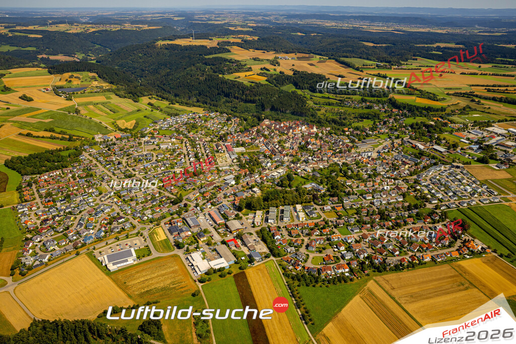 Das Luftbild zeigt :  Dornhan - Die Luftaufnahme wurde 2024 vom UL-Flugzeug aus erstellt ( keine Drohne ) - Hochauflösende Luftaufnahme - Für grossformatige Ausdrucke geeignet. Die Geschenkidee !Mit Lizenz und Bildrechte bestellbar