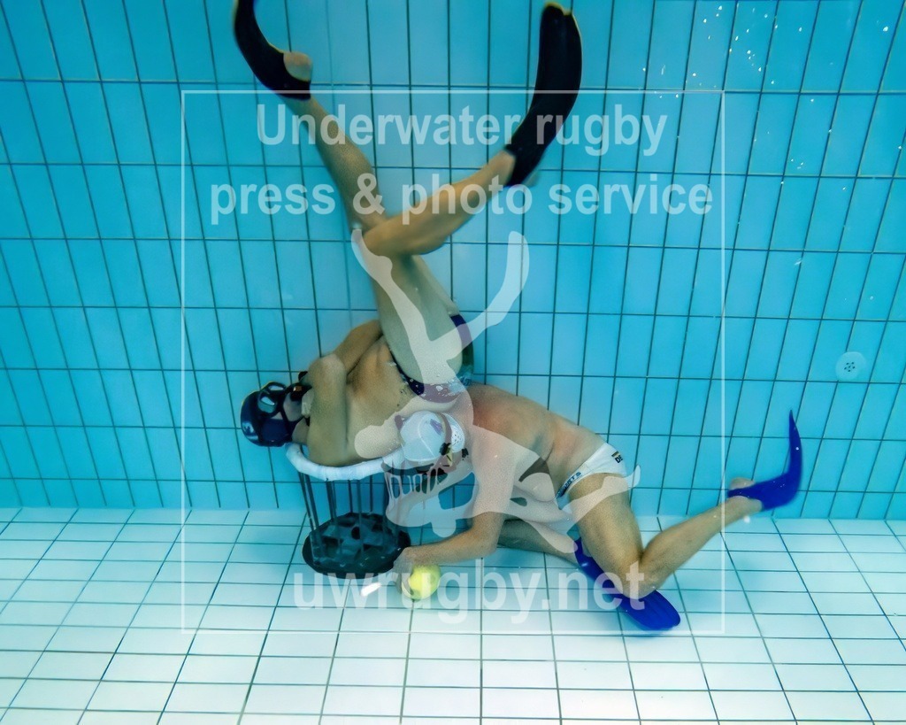 Traingsbilder des Tauchclub Bamberg e.v. im Hallenbad Bamberg | Trainingsimpressionen vom Training am 21. November 2022 im Bambados Bamberg, während des regulären Unterwasserrugby Trainings des Tauchclub Bamberg e.V. - Realisiert mit Pictrs.com