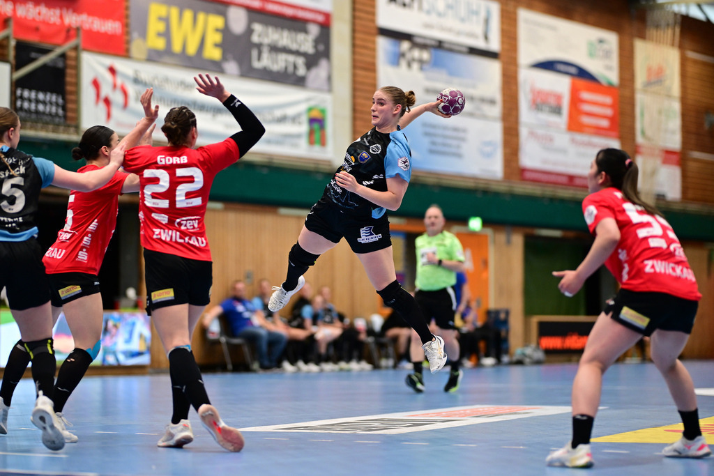 Handball I Frauen I Saison 2024-2025 I 1. HBF I Play-Down Halbfinale I Buxtehuder SV - BSV Sachsen Zwickau | Der Sportfotograf. - Realisiert mit Pictrs.com