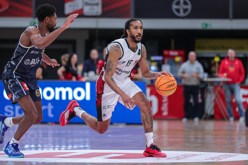 Pro A BAYER GIANTS vs Eisbären Bremerhaven-126 | Fotos von Basketballspielen aus dem Raum NRW fotografiert von Gero Mueller-Laschet und Daniel Schaefer - Realisiert mit Pictrs.com