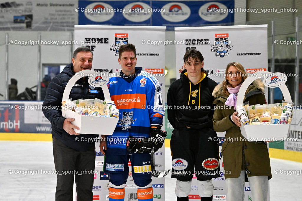 ESC SPARKASSE STEINDORF vs. MET PHOTOVOLTAIK HORNETS SPITTAL | Spieler des Abends, Sektionsleiter ESC Steindorf Hans Tschernutter, #11 Kalan Luka ESC Steindorf, #8 Komar Luca EC Hornets Spittal, Head of Marketing Kärntnermilch  Verena Köck, ESC SPARKASSE STEINDORF vs. MET PHOTOVOLTAIK HORNETS SPITTAL, ESC SPARKASSE STEINDORF vs. MET PHOTOVOLTAIK HORNETS SPITTAL am 22.11.2025 in Steindorf (Ossiachersee Halle), Austria, (Photo by Bernd Stefan)