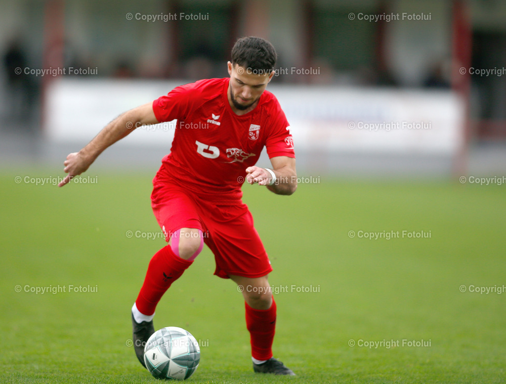 A_LUI_021124_03 | SPORT FUSSBALL ASKOE OEDT-HAKA TRAUN 02.11.2024 IM BILD : ALBI MUHAREMI (OEDT1B) UND (TRAUN)FOTO:FOTOLUI