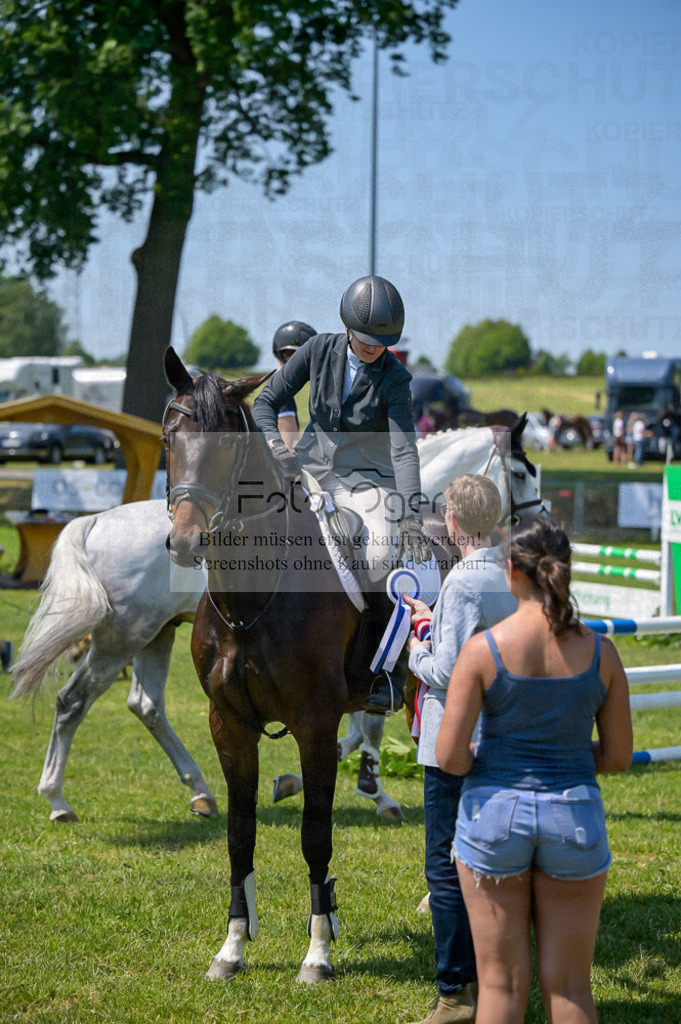 Reitturnier Voxtrup | Entdecke hochwertige Reitturnierfotos von Foto Oger. Professionell, emotional und authentisch – jetzt Lieblingsmomente im Shop bestellen.Deutschlandweite Turnierfotografie. - Realisiert mit Pictrs.com