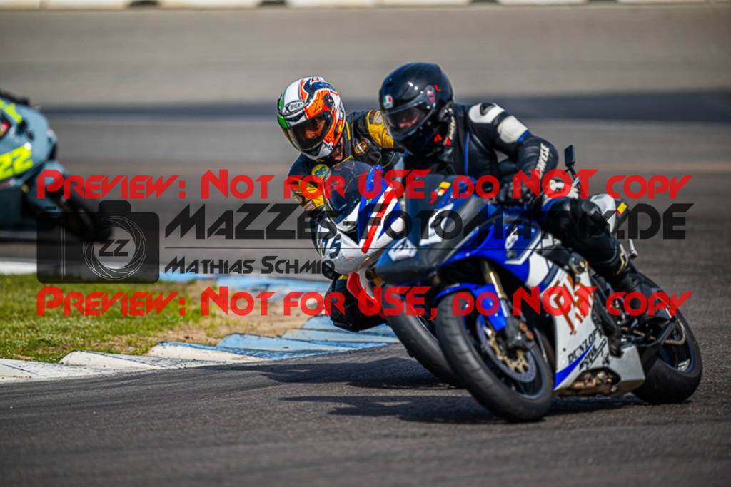 MaZZes_FotoMatrix_230410_8130 | ROT