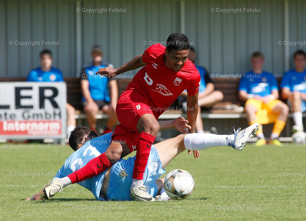 A_LUI_19072025_02 | SPORT,FUSSBALL ,TESTSPIEL ASKOE OEDT-UNION RAIFFEISEN MONDSEE 19.07.2025 IM BILD:VALDIR HENRIQUE (OEDT) UND MORITZ SCHIMPL (MONDSEE) FOTO:FOTOLUI