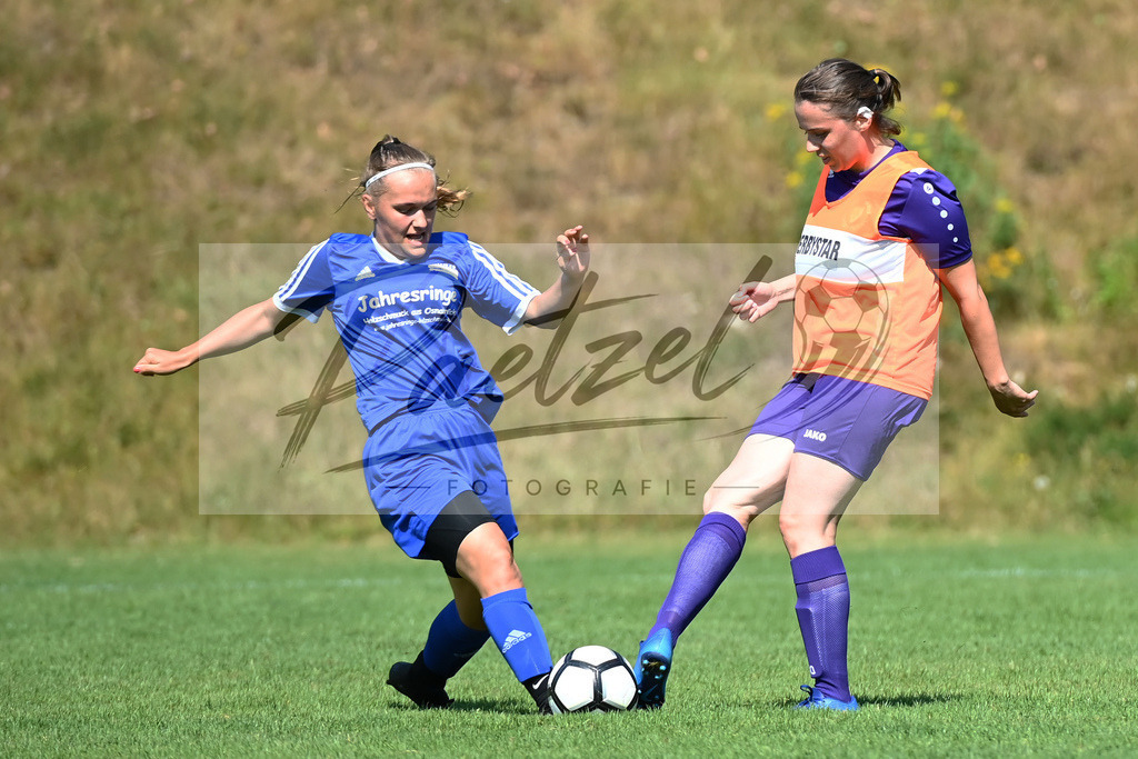 VFBGRE20200816_0021 | Fussball, Frauen:   bei dem Testspiel zwischen VfB Schinkel und TSG 07 Burg Gretesch IV auf der Sportanlage am Zuschlag am 16.08.2020 in Osnabrueck, Deutschland. - Realisiert mit Pictrs.com