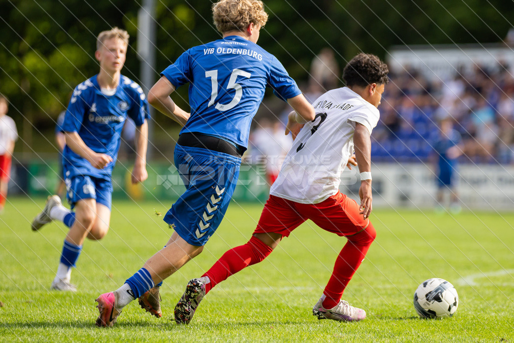 20250920_Picselweb-Fotografie_1R3_1374 | JFV D/A &amp; Stade - VfB Oldenburg0:1 VfB no70:2 VfB no70:3 VfB JFV Eigentor0:4 VfB no70:5 VfB no71:5 JFV no3 Jaric Jimenez-Voss2:5 JFV no9 Janko Sylvester3:5 JFV no16 Damian Elias Mihro Burekovic - Realisiert mit Pictrs.com