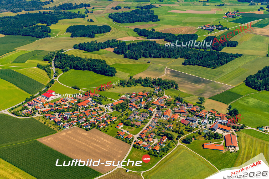 Luftbild Vs Google Maps  Berganger  Baiern -Das Luftbild wurde 2025 vom UL-Flugzeug heraus erstellt ( keine Drohne ) - Hochauflösende Luftaufnahme -Nicht vergleichbar mit Google Maps oder Satelittenbilder- Die Geschenkidee !Mit Lizenz und Bildrechte bestellbar