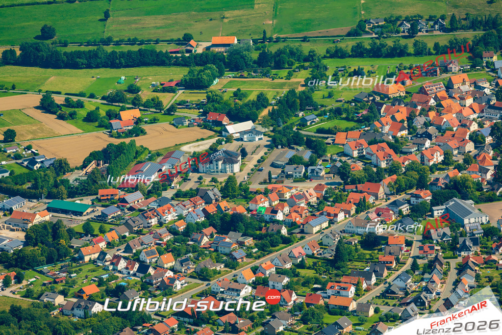 Übersichts Bild Willebadessen - Die Luftaufnahme wurde 2025 vom UL-Flugzeug heraus erstellt ( keine Drohnenaufnahme ) - Hochauflösende Luftaufnahme - für Wandbilder und großformatige Ausdrucke geeignet. Das besondere Geschenk!Hier alle&nbsp;Infos zur Lizenzierung der LuftaufnahmeWir fliegen auch dieses Jahr wieder in Ihre Region um Luftbilder zu erstellen.- Luftbild anfragen