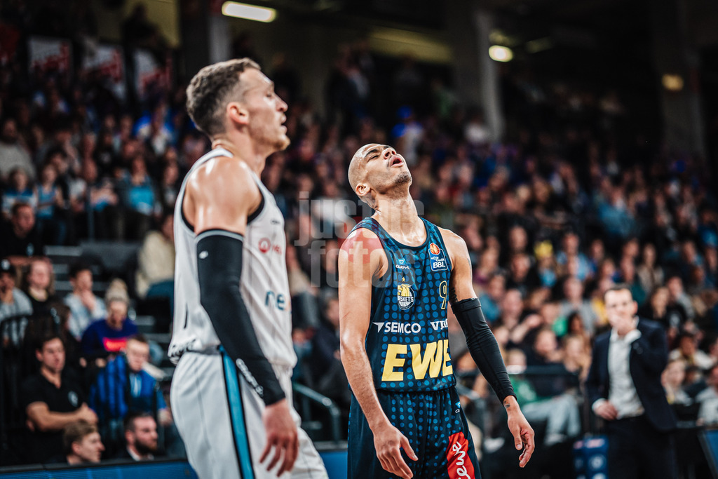 Basketball | Männer | Saison 2024/2025 | easyCredit Basketball Bundesliga | 4. Spieltag | Veolia Towers Hamburg vs. EWE Baskets Oldenburg | 06.10.2024 | Geno Crandall (#9, EWE Baskets Oldenburg) ärgert sich
