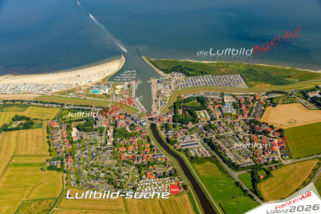 Aktuelles Luftbild von Bensersiel Esens - Die Luftaufnahme wurde 2022 mittels UL-Flugzeug erstellt ( keine Drohne ) - hochauflösende Kamera-Systeme von  Canon -Beste Qualität - Für grossformatige Ausdrucke geeignet. Die Geschenkidee !